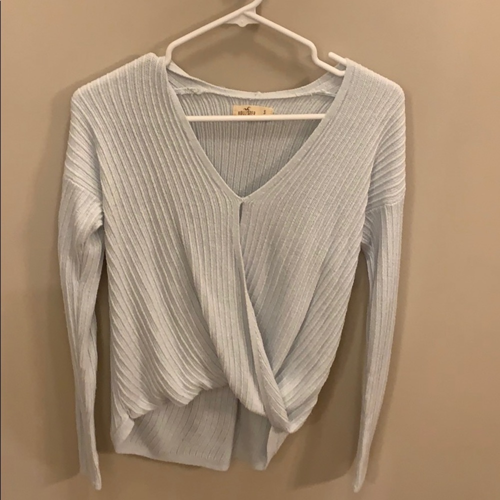 BABY BLUE HOLLISTER TOP
